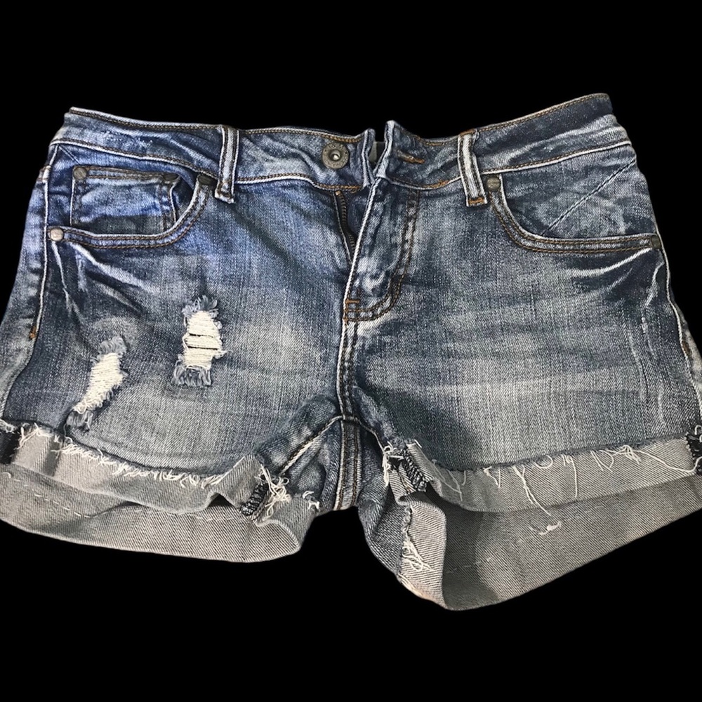Distressed Short Y2K Size Large